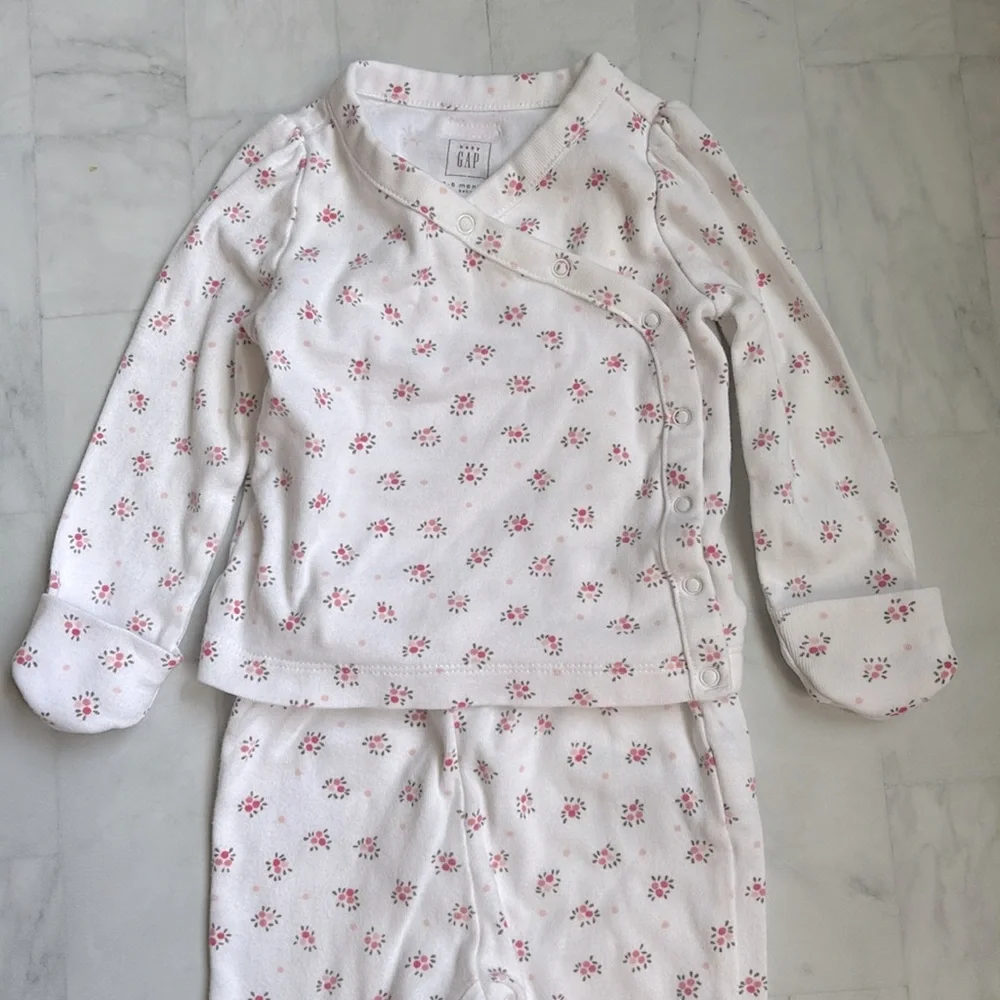 Baby Gap 2-Piece Kimono Style Floral Footed PJ Set